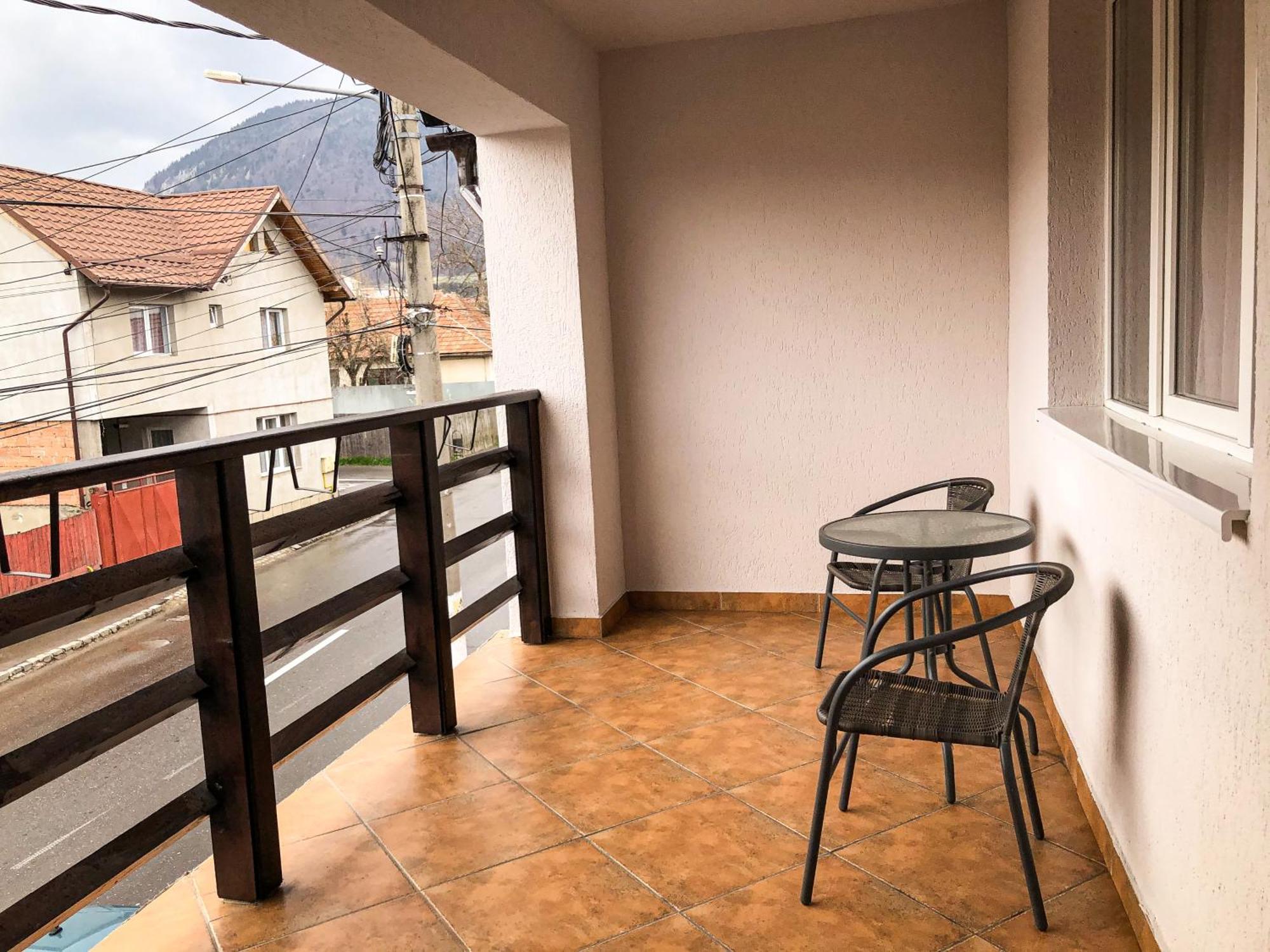 Pensiunea Aliart Zărneşti Exteriér fotografie