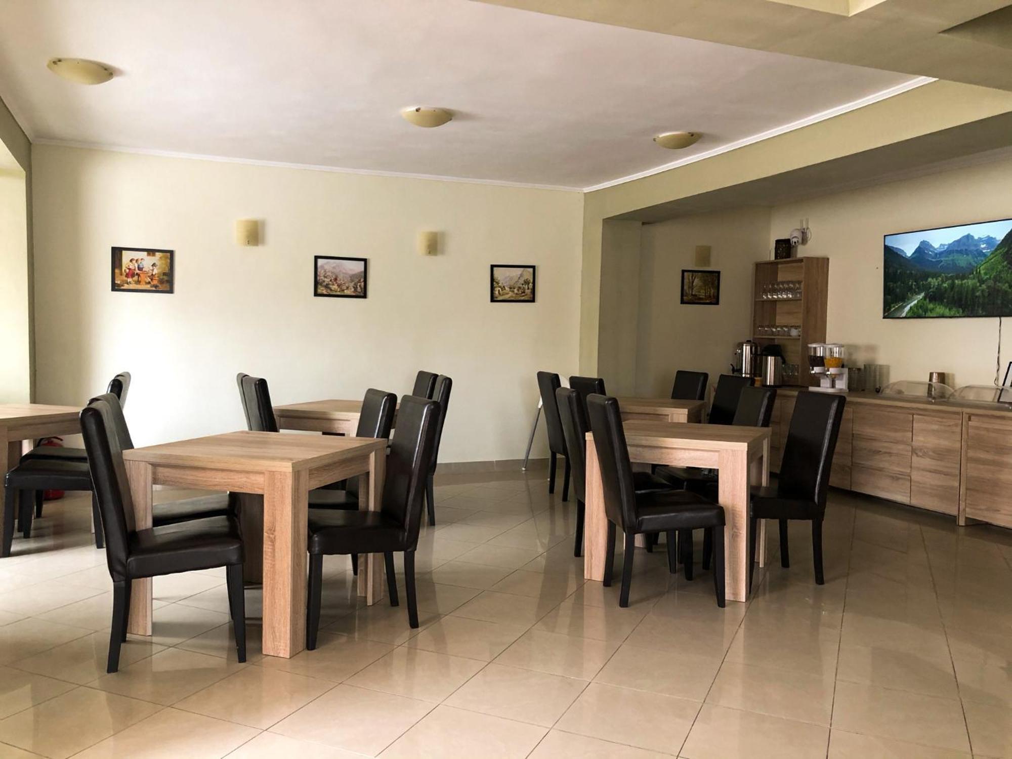 Pensiunea Aliart Zărneşti Exteriér fotografie